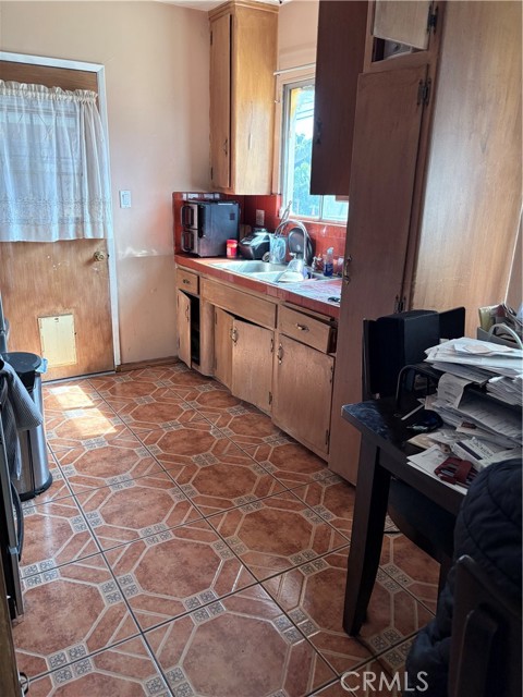 Detail Gallery Image 4 of 8 For 840 W 167th St, Gardena,  CA 90247 - – Beds | – Baths