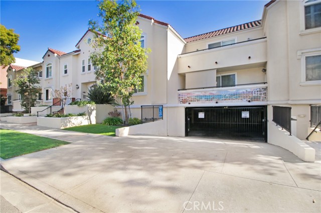 Detail Gallery Image 2 of 15 For 300 E Providencia Ave #202,  Burbank,  CA 91502 - 2 Beds | 2 Baths