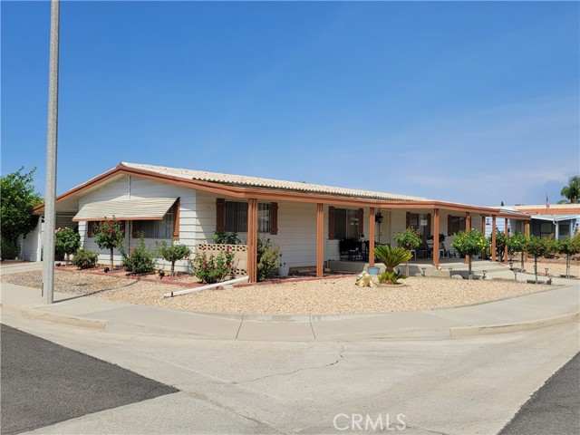 Detail Gallery Image 12 of 29 For 950 via Del Mesa, Hemet,  CA 92543 - 3 Beds | 2 Baths