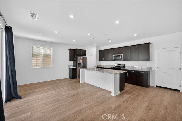 Detail Gallery Image 14 of 64 For 694 Dahlia, San Jacinto,  CA 92583 - 4 Beds | 2/1 Baths