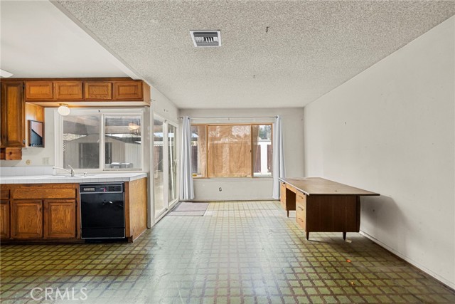 Detail Gallery Image 13 of 29 For 26815 Lugar De Oro Dr, Valencia,  CA 91354 - 3 Beds | 2 Baths