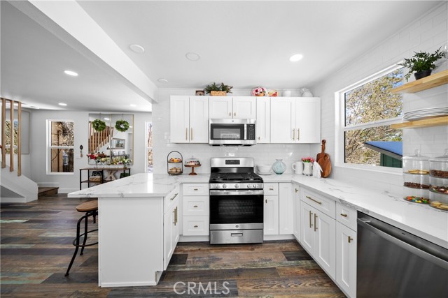 Detail Gallery Image 10 of 22 For 27584 Weirwood Dr, Lake Arrowhead,  CA 92326 - 2 Beds | 1 Baths
