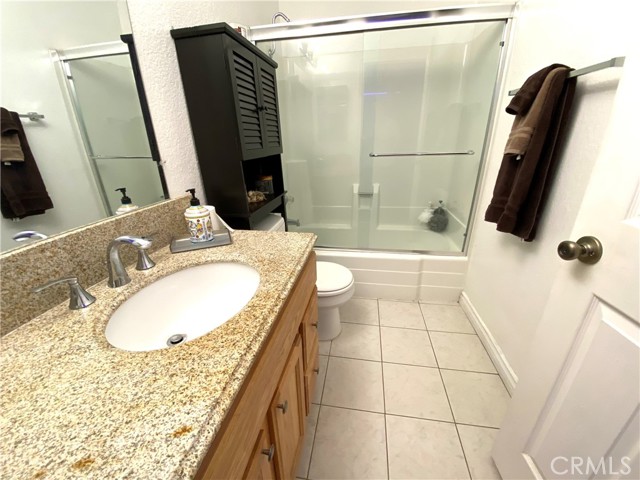 Spacious bathroom