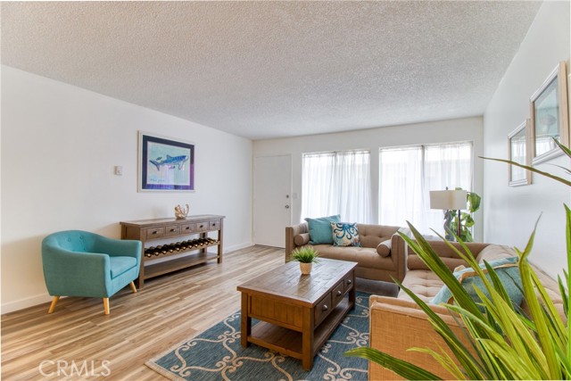 Detail Gallery Image 2 of 29 For 5500 Ackerfield Ave #307,  Long Beach,  CA 90805 - 1 Beds | 1 Baths