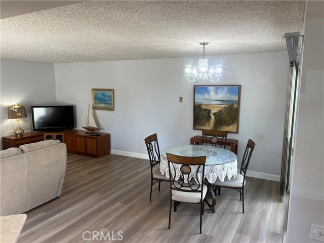 13120 Del Monte Drive, Seal Beach CA: https://media.crmls.org/medias/435c3369-863e-4e19-9a53-7859cd32d11d.jpg