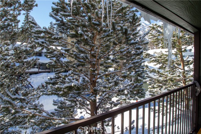 Detail Gallery Image 9 of 29 For 895 Canyon Bld #22,  Mammoth Lakes,  CA 93546 - 2 Beds | 2 Baths