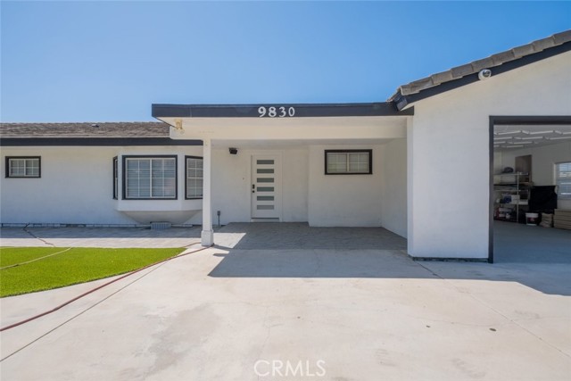 9830 Foothill Boulevard, Sylmar CA: https://media.crmls.org/medias/435cf809-95f5-4c1d-a1c8-2de86026cd59.jpg