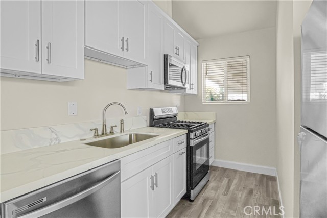 Detail Gallery Image 12 of 14 For 11606 Paso Robles Ave, Granada Hills,  CA 91344 - 3 Beds | 2 Baths