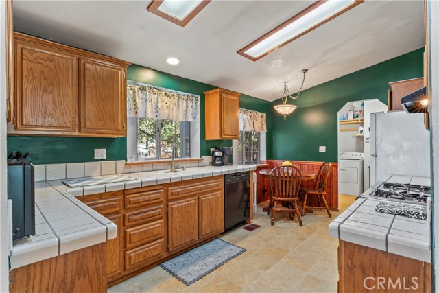 Detail Gallery Image 15 of 35 For 2113 Spring Oak, Running Springs,  CA 92382 - 3 Beds | 2 Baths