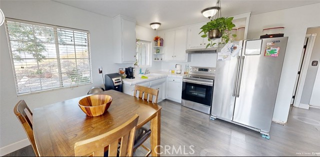 23201 Sprungle Circle, Menifee CA: https://media.crmls.org/medias/435d9df7-9864-4b34-8f91-81be0dbbcc61.jpg