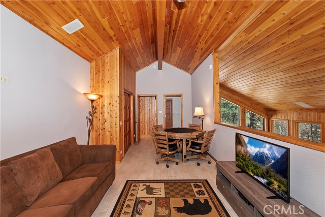 Detail Gallery Image 26 of 50 For 733 Winterset Ct, Big Bear Lake,  CA 92315 - 3 Beds | 2/1 Baths