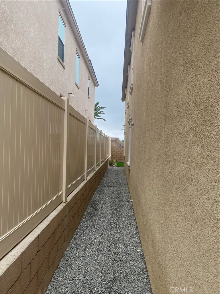 https://media.crmls.org/medias/435e2af8-e974-47ec-9c0c-0e0fbeeb2ebe.jpg?preset=X-Large