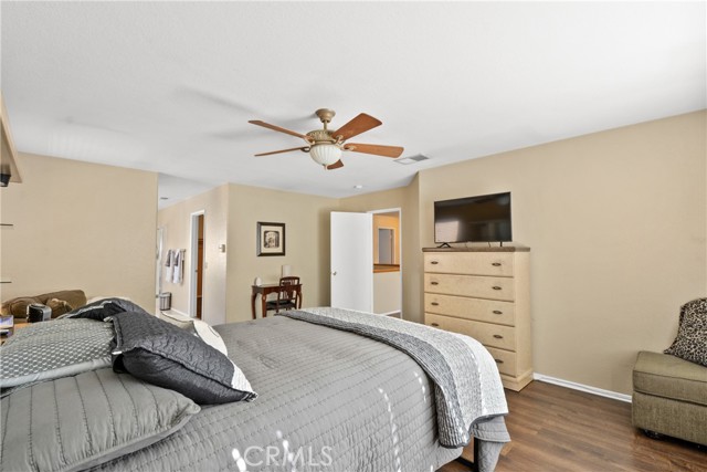 Detail Gallery Image 17 of 24 For 17049 La Vesu Rd., Fontana,  CA 92337 - 4 Beds | 2/1 Baths