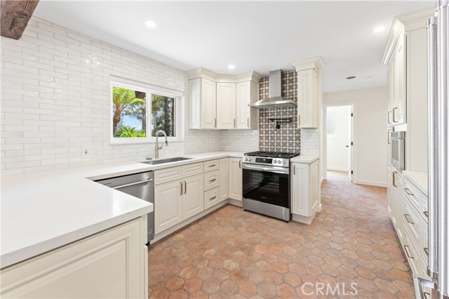 Detail Gallery Image 5 of 39 For 29612 Spotted Bull Ln, San Juan Capistrano,  CA 92675 - 4 Beds | 2 Baths