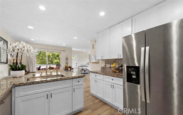 Detail Gallery Image 3 of 24 For 22 Exeter, Irvine,  CA 92612 - 1 Beds | 1 Baths