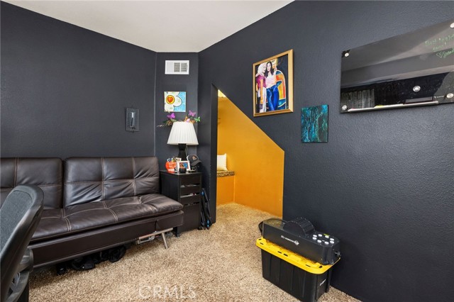 Detail Gallery Image 38 of 46 For 453 Davos, Crestline,  CA 92325 - 5 Beds | 2/1 Baths