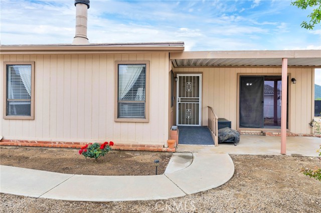 Detail Gallery Image 3 of 24 For 24800 Cornstalk Rd., Wildomar,  CA 92595 - 3 Beds | 2 Baths