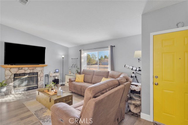 Detail Gallery Image 5 of 55 For 12828 Tamiani Rd, Apple Valley,  CA 92308 - 3 Beds | 2 Baths