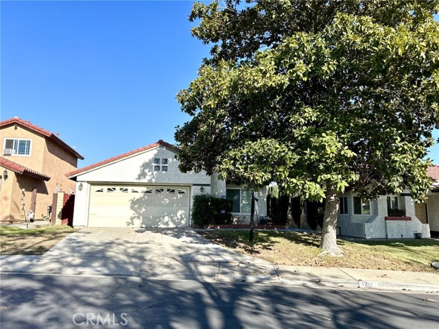 Detail Gallery Image 1 of 11 For 1211 South Althea Avenue, Rialto,  CA 92376 - 3 Beds | 2 Baths