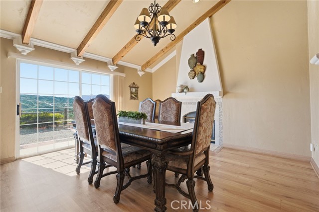 Detail Gallery Image 10 of 44 For 29952 Louis Ave, Canyon Country,  CA 91351 - 5 Beds | 4 Baths