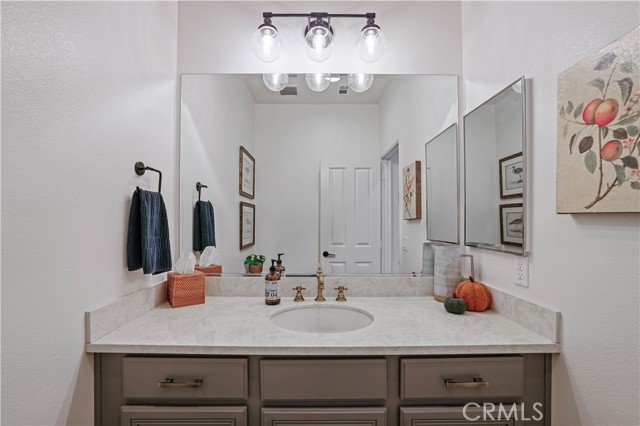 Detail Gallery Image 26 of 62 For 28658 Farrier Dr, Valencia,  CA 91354 - 3 Beds | 3/1 Baths