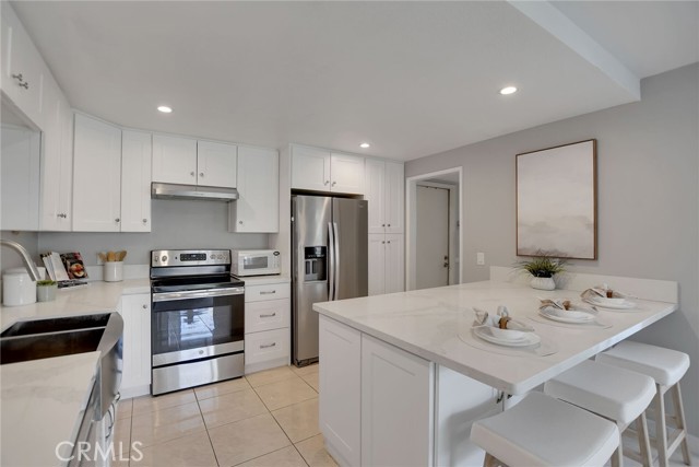 Detail Gallery Image 11 of 38 For 1161 Oakengate Dr, San Dimas,  CA 91773 - 4 Beds | 2/1 Baths
