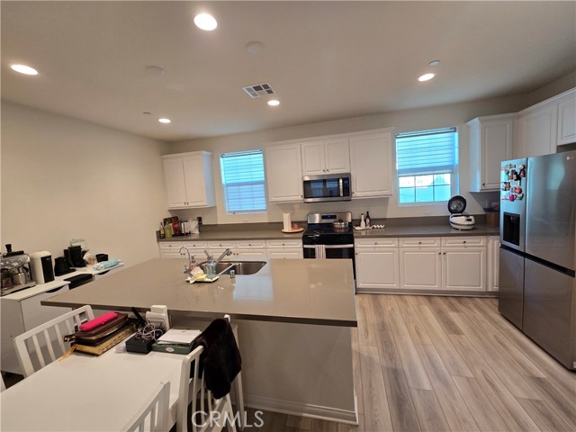 Detail Gallery Image 2 of 14 For 8901 Orangethorpe Ave, Buena Park,  CA 90621 - 4 Beds | 3/1 Baths