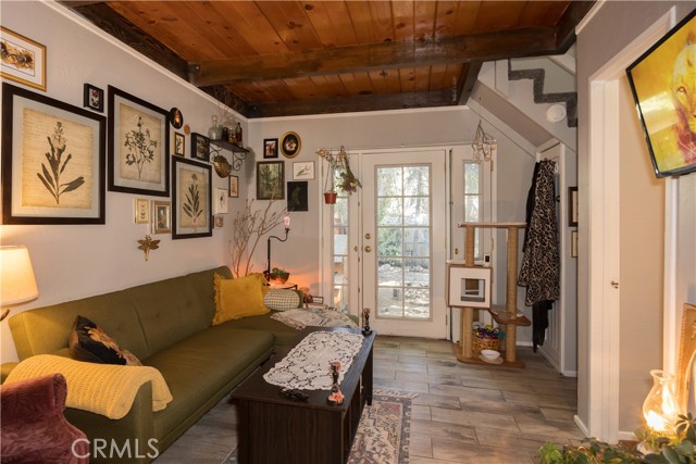 1025 W Country Club Boulevard, Big Bear City CA: https://media.crmls.org/medias/43641a0e-a6e3-49a8-89a4-3d49c93fde67.jpg