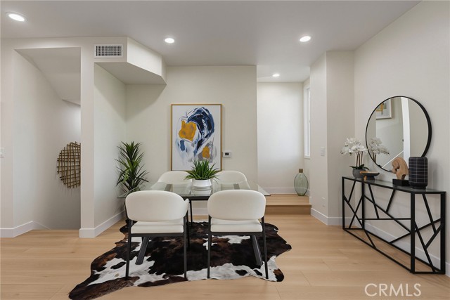 1025 La Cadena, B photo 11