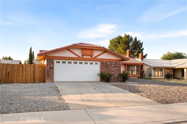 Detail Gallery Image 3 of 39 For 15164 Mesquite Ave, Victorville,  CA 92394 - 3 Beds | 2 Baths