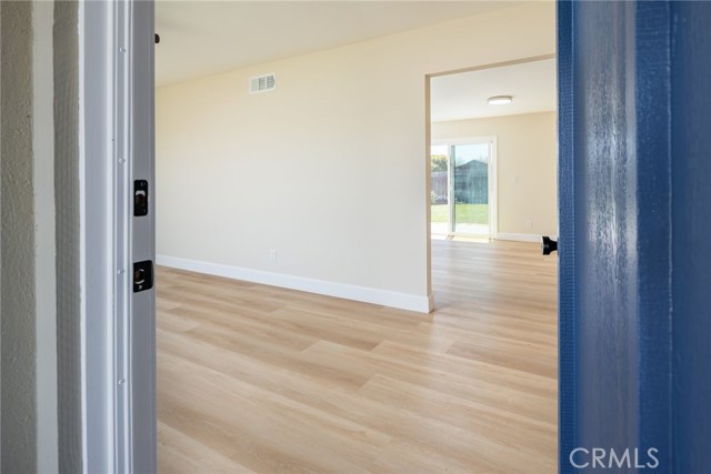Detail Gallery Image 3 of 33 For 7999 Hemphill Dr, San Diego,  CA 92126 - 3 Beds | 2 Baths