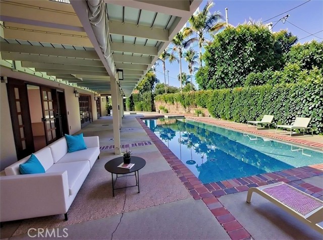 6233 Capistrano Avenue, Woodland Hills CA: https://media.crmls.org/medias/4367d3d6-6db2-4d25-9a03-63f571dbb3a2.jpg