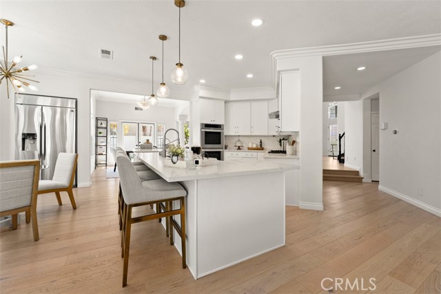 Detail Gallery Image 12 of 75 For 27153 Woodbluff Rd, Laguna Hills,  CA 92653 - 5 Beds | 4/1 Baths