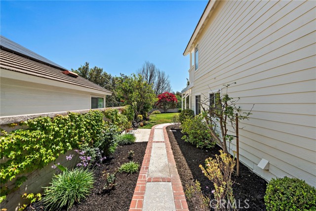 10 Cambridge Court, Coto de Caza CA: https://media.crmls.org/medias/4368e718-e5ca-48e6-a41c-7bde596f298b.jpg