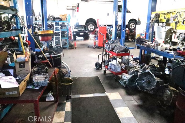 38950 30th E Street, Palmdale CA: https://media.crmls.org/medias/43692c86-c495-4e6c-9d27-2524e3326fca.jpg