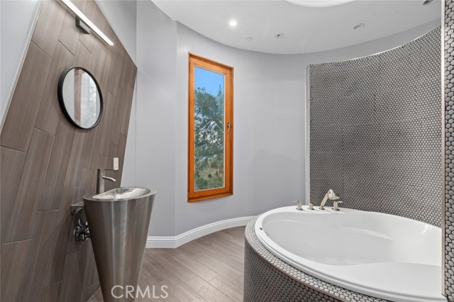 24517 Piuma Road, Malibu CA: https://media.crmls.org/medias/43694cab-d865-442e-9cbb-da03f5bac41c.jpg