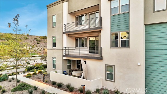 Detail Gallery Image 2 of 34 For 26958 Sandbar Willow Pl #205,  Valencia,  CA 91355 - 3 Beds | 2 Baths