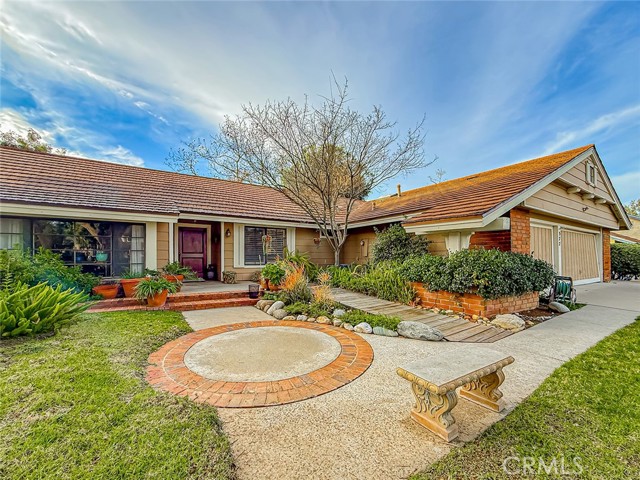 Detail Gallery Image 2 of 44 For 377 Oldstone Ct, Simi Valley,  CA 93065 - 4 Beds | 2 Baths