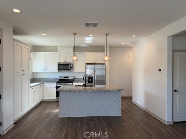 Detail Gallery Image 3 of 35 For 4158 Mission Tree, Oceanside,  CA 92057 - 4 Beds | 2/1 Baths