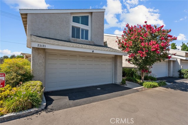 Detail Gallery Image 6 of 50 For 23121 Yvette Ln, Valencia,  CA 91355 - 3 Beds | 3 Baths