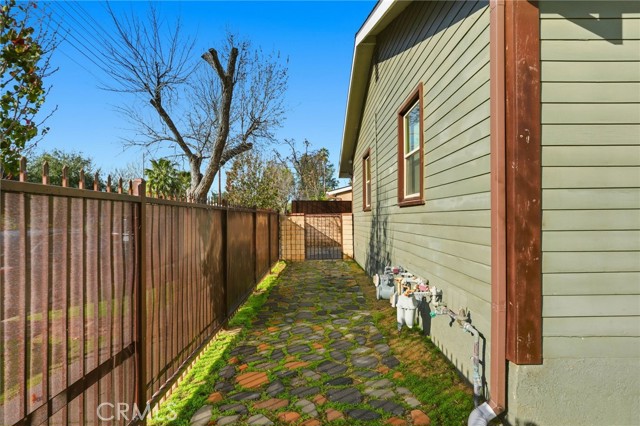 Detail Gallery Image 13 of 59 For 21511 Bassett St. & 6903 Alabama Ave., Canoga Park,  CA 91303 - – Beds | – Baths