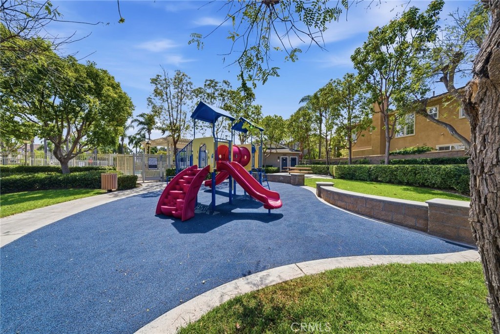 https://media.crmls.org/medias/436bf2c5-f181-44c8-b124-5ede488615a3.jpg?preset=X-Large