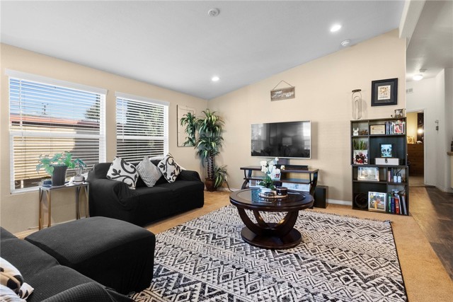 Detail Gallery Image 2 of 21 For 11250 Ramona Ave #928,  Montclair,  CA 91763 - 3 Beds | 2 Baths