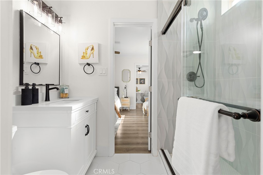 https://media.crmls.org/medias/436cdee5-1510-4af9-8770-e6640785d5f7.jpg?preset=X-Large