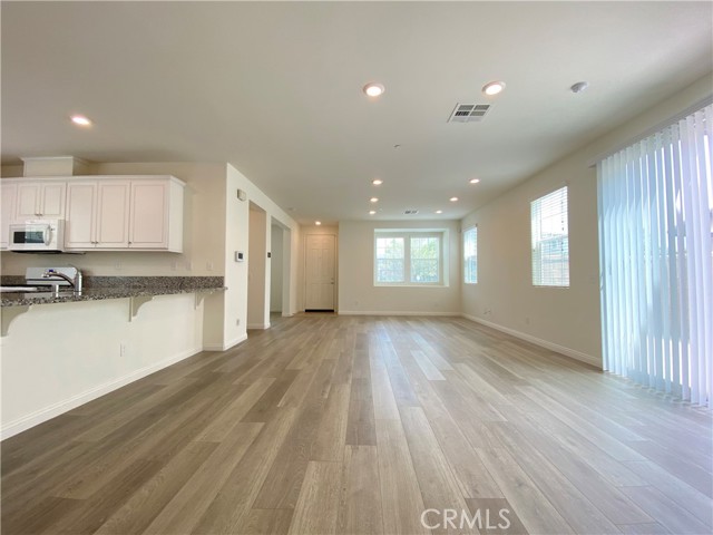 Detail Gallery Image 3 of 19 For 6129 Rosewood Way, Corona,  CA 92880 - 3 Beds | 2/1 Baths