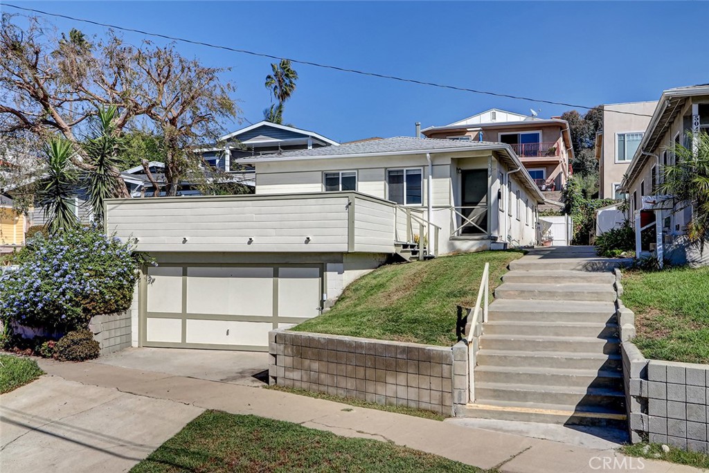 Duplex at 506 N Guadalupe Avenue