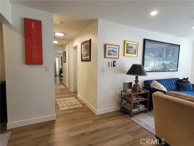 Detail Gallery Image 9 of 21 For 200 Mcneil Ln #210,  Newport Beach,  CA 92663 - 2 Beds | 2 Baths