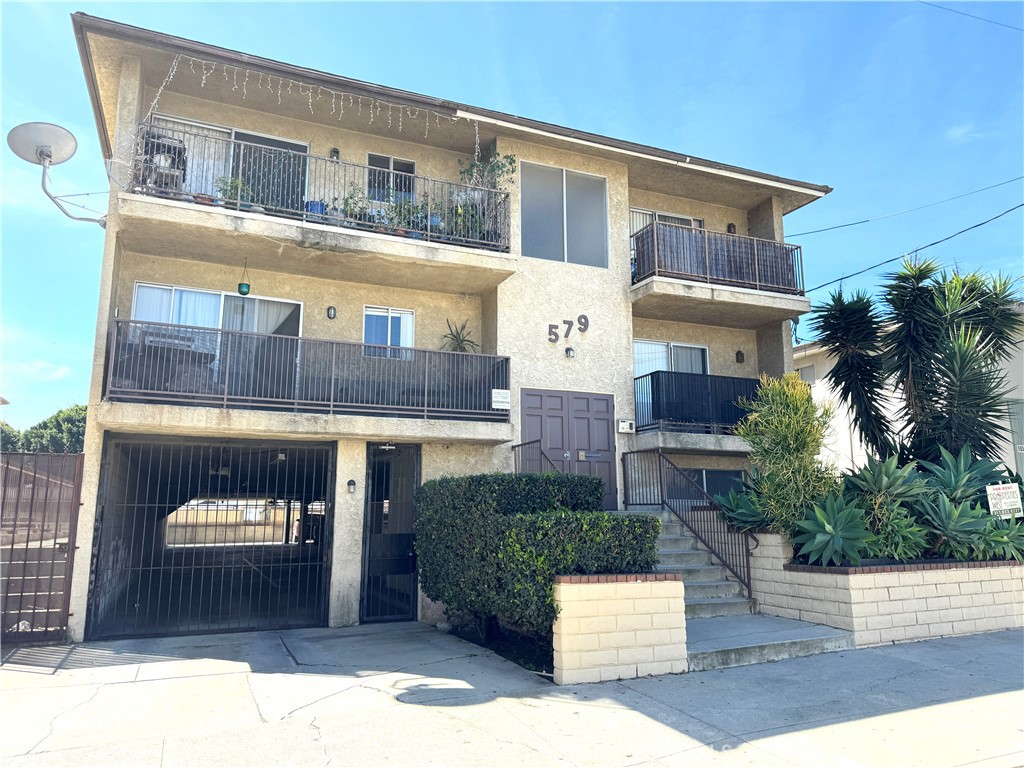 579 W 14th #4