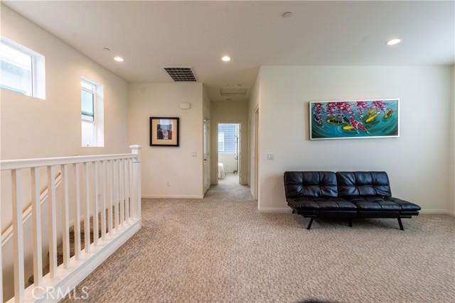 Detail Gallery Image 28 of 38 For 2118 Lacy Crossing Dr, Santa Ana,  CA 92701 - 4 Beds | 3/1 Baths