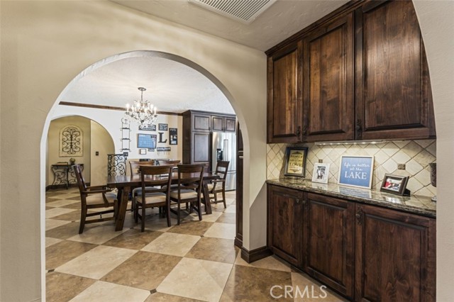 Detail Gallery Image 9 of 24 For 21887 Strawberry Ln, Canyon Lake,  CA 92587 - 4 Beds | 3/1 Baths